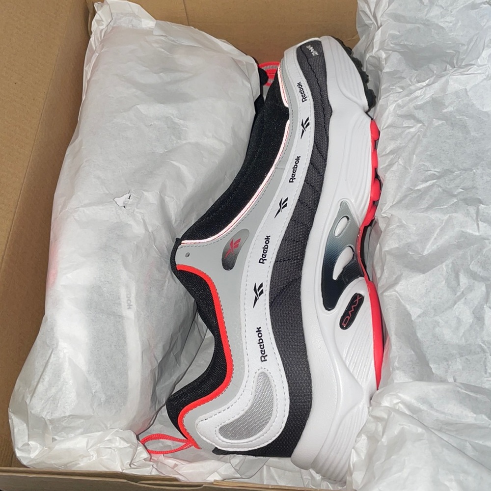 Brand New Reebok Sz 10 Unisex